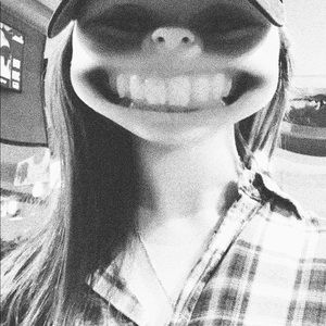 Meet your Posher, Courtney